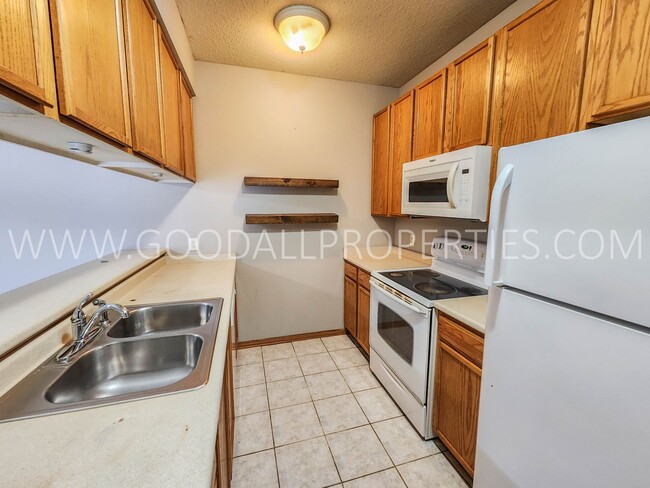 Building Photo - 3 bedroom townhome in Ankeny