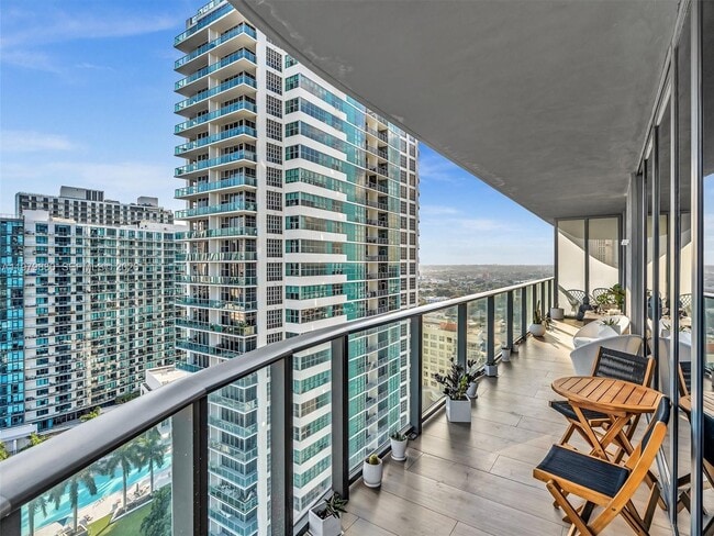 Building Photo - 121 NE 34th St