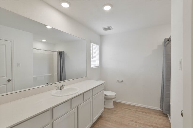 Building Photo - 3015 Wedgewood Cv Wy