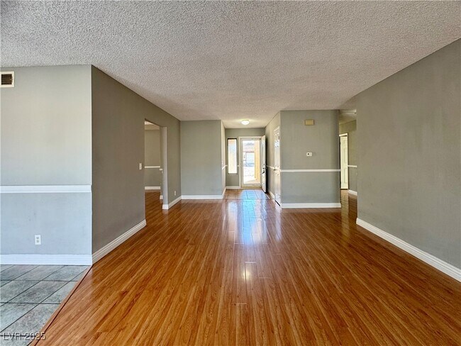 Building Photo - 7018 Montcliff Ave