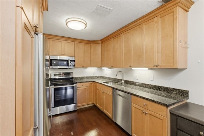 Building Photo - 360 Neponset St