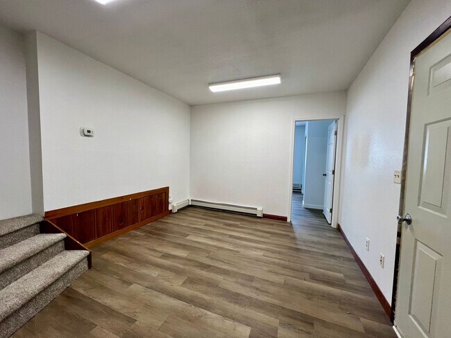 Building Photo - Waves Rd *