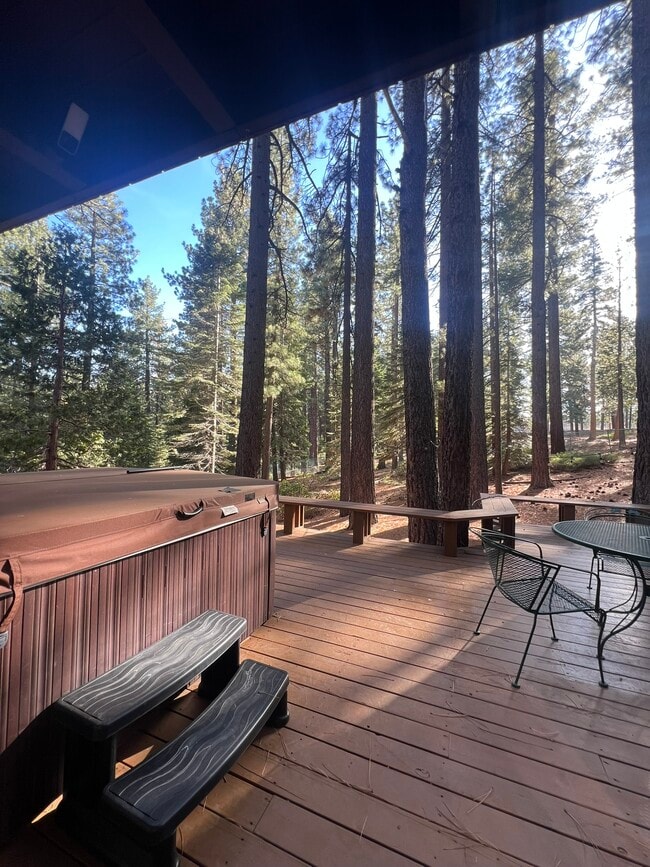 Building Photo - 860 Gardner St