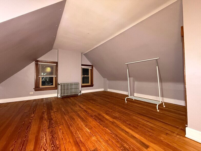 Building Photo - 133 Parker St