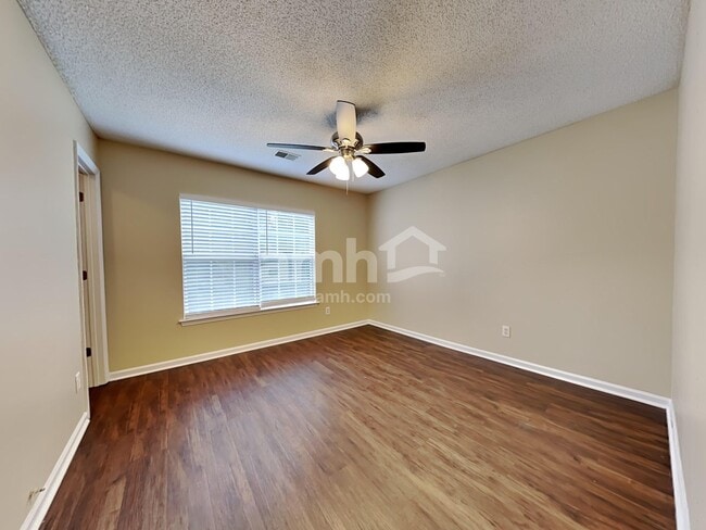 Building Photo - 96 Blue Jasmine Ln