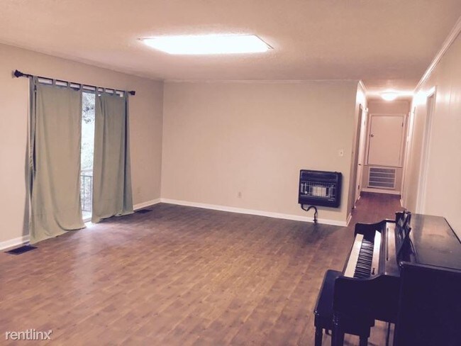 Building Photo - 3 br, 2 bath House - 307 Willow Rd