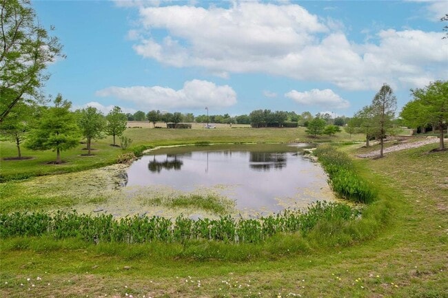 Building Photo - 524 Martha Dr