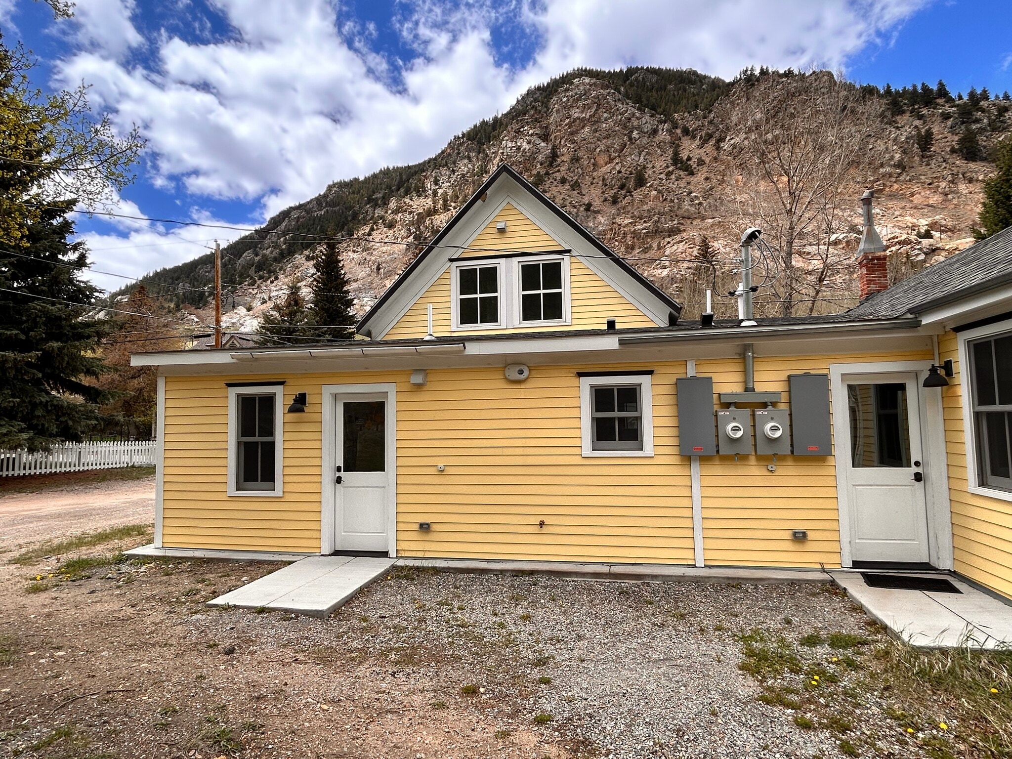 Building Photo - 900 Rose St