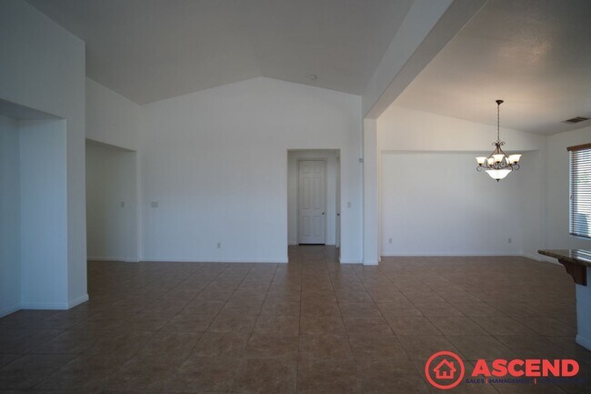 Building Photo - Beautiful 4 Bedroom in Southwest!