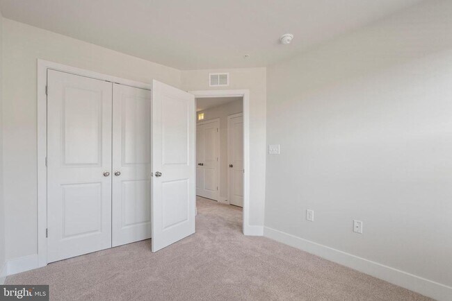 Building Photo - 1830 Parham Wy