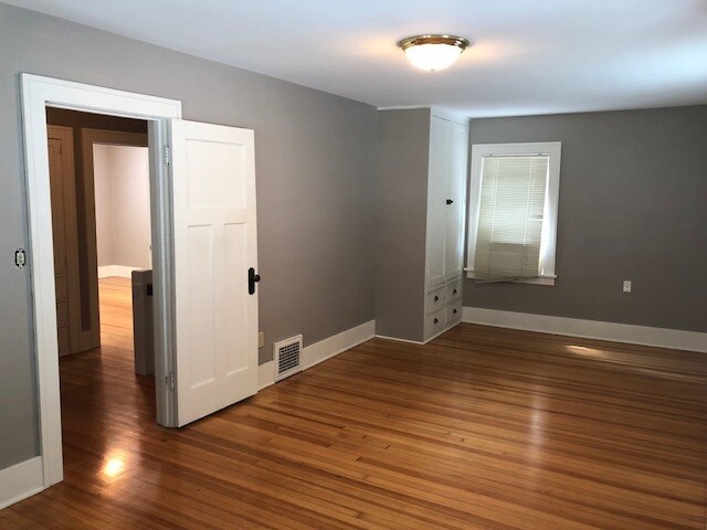 Building Photo - 331 Melrose Ct