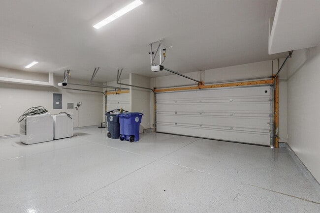 Building Photo - 6011 Buckthorn Ave NW