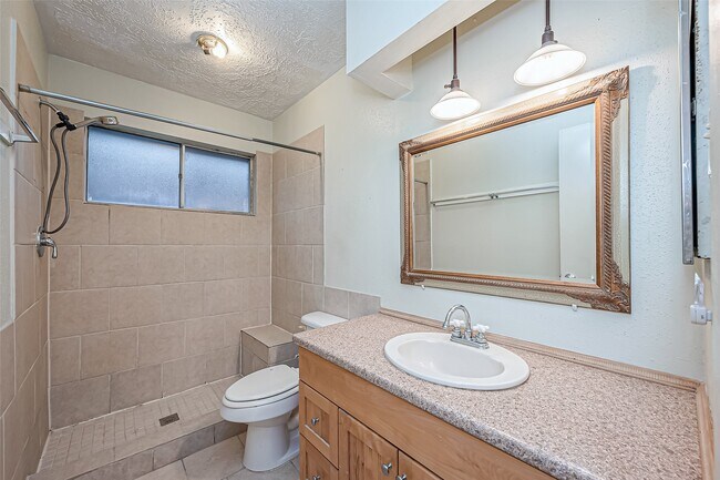 Building Photo - 2122 Heritage Colony Dr