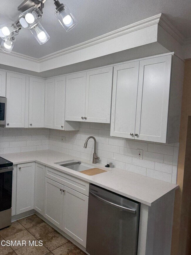 Building Photo - 3620 Summershore Ln