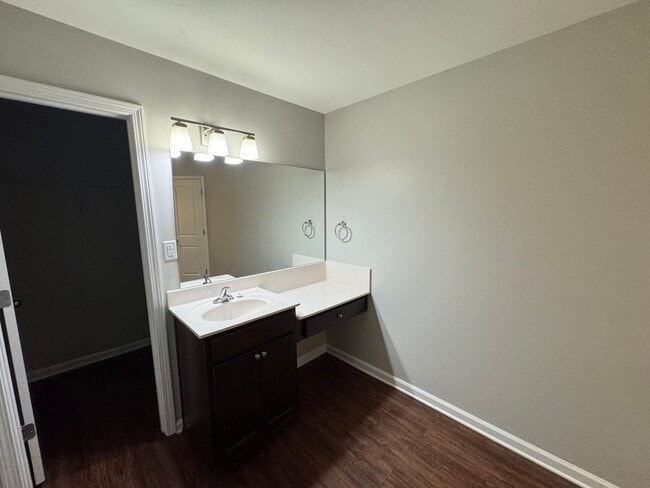 Building Photo - 6125 Humphreys Dr