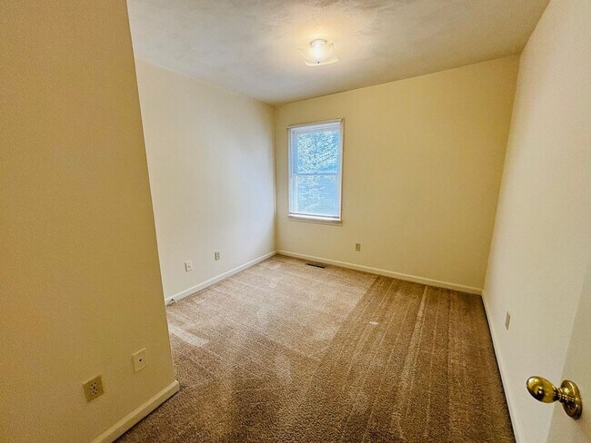 Building Photo - 2511 Ridge Rd