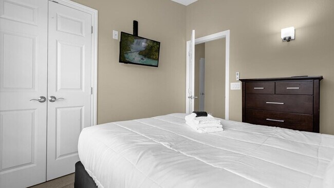 Building Photo - 14545 Damai Ln