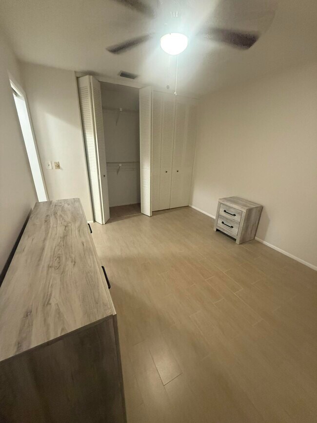 Building Photo - 2509 Dudley Dr W