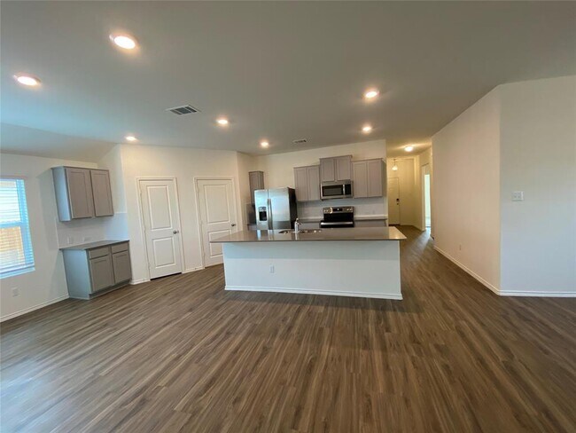 Building Photo - 204 Meaningful Dr