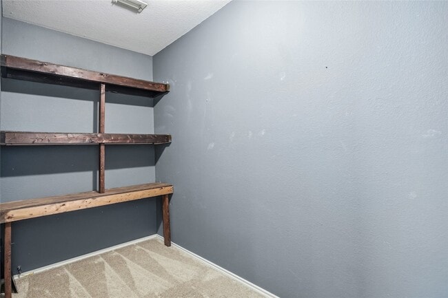 Building Photo - 2305 Orchid Dr