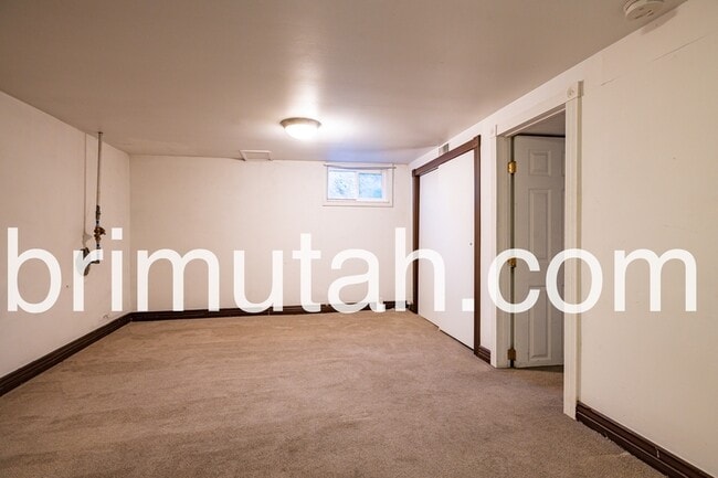 Building Photo - 1266 Parkway Ave