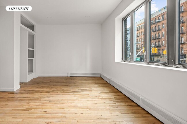 Building Photo - 81 Broadway