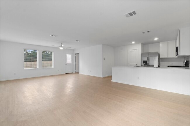 Building Photo - 16031 Tallis Dr