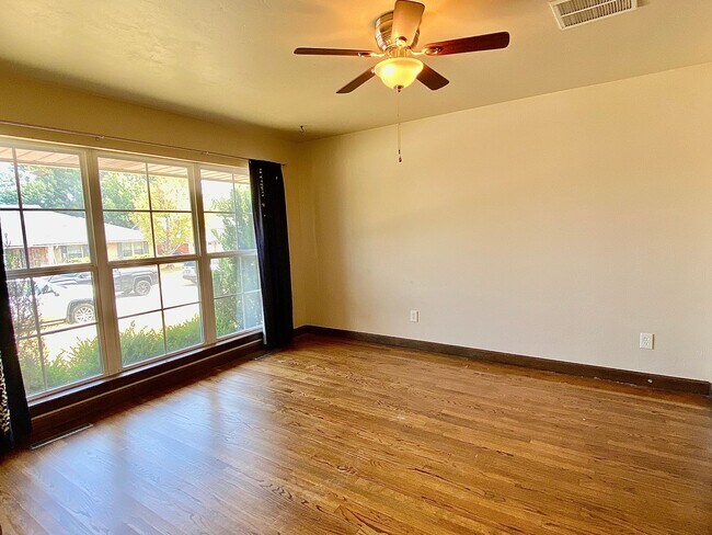 Building Photo - 2618 NW 66th St