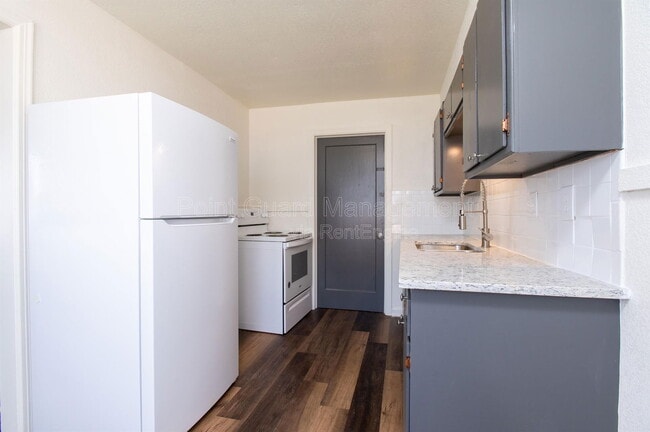 Building Photo - 1301 E Mount Vernon St