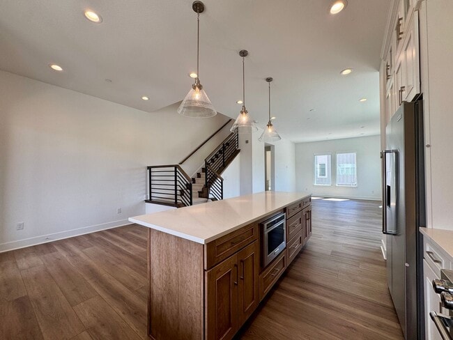Building Photo - 706 Saddle Dr