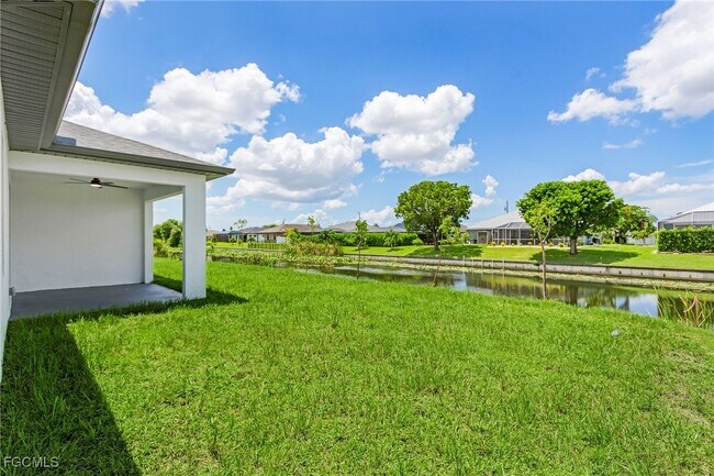 Building Photo - 602-604 SW 8th Pl