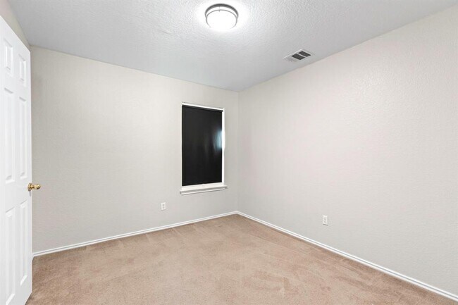 Building Photo - 284 Michaelis Rd