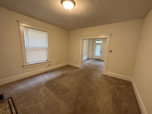 Building Photo - W 8th 417-419 NCR