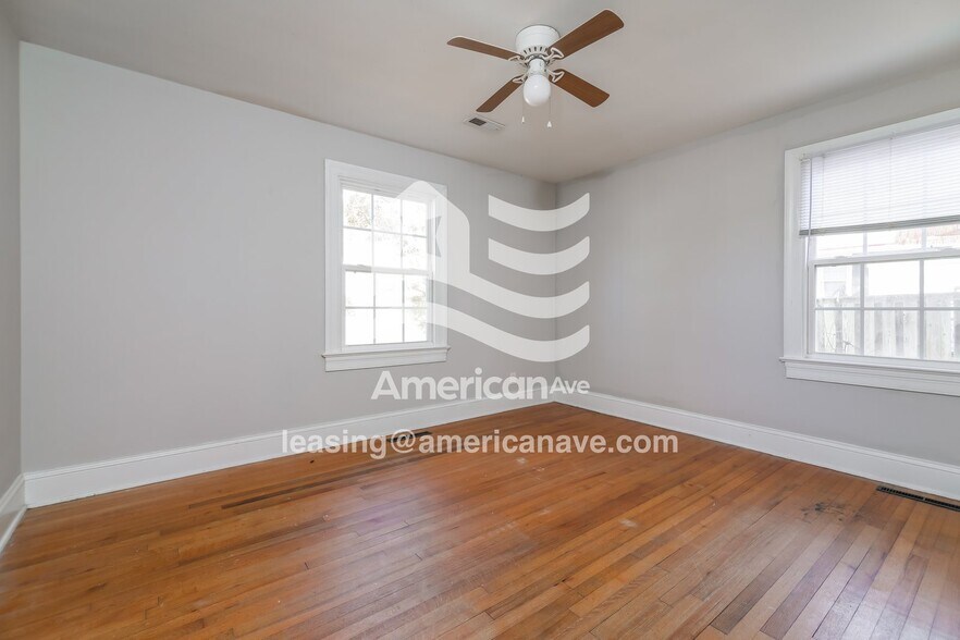 Building Photo - 203 Kincaid Ave NW