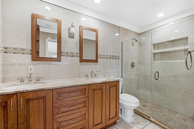 Building Photo - 215 Entrada Dr