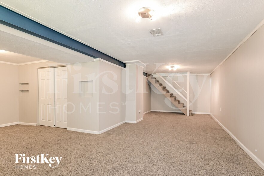 Building Photo - 721 Cedar Glen Dr