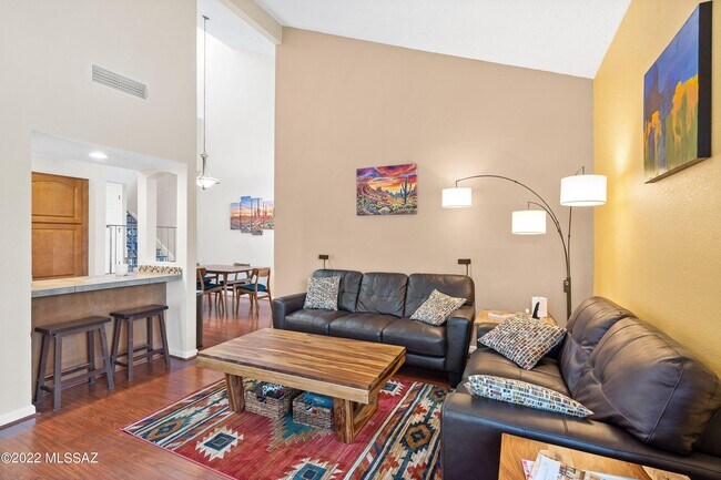 Building Photo - 6414 N Tierra De Las Catalinas