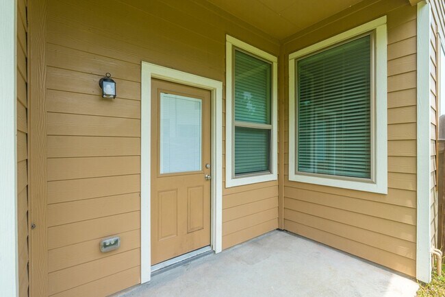Building Photo - 28104 Rocky Heights Dr