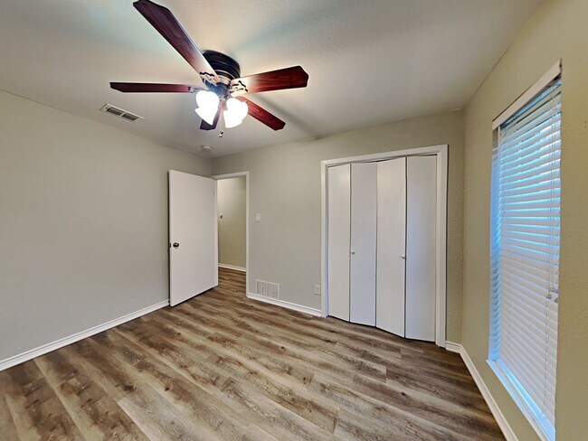 Building Photo - Newly Renovated Single Family Home | 3 BR/1.5BA | 2-Car Covered Parking | Covered Patio