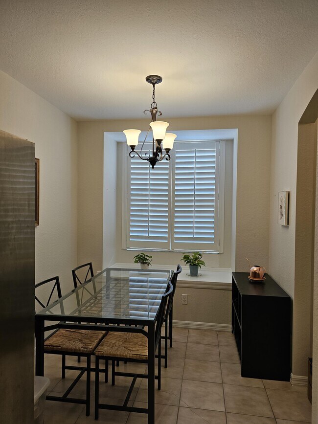 Building Photo - 7810 Woodbrook Cir