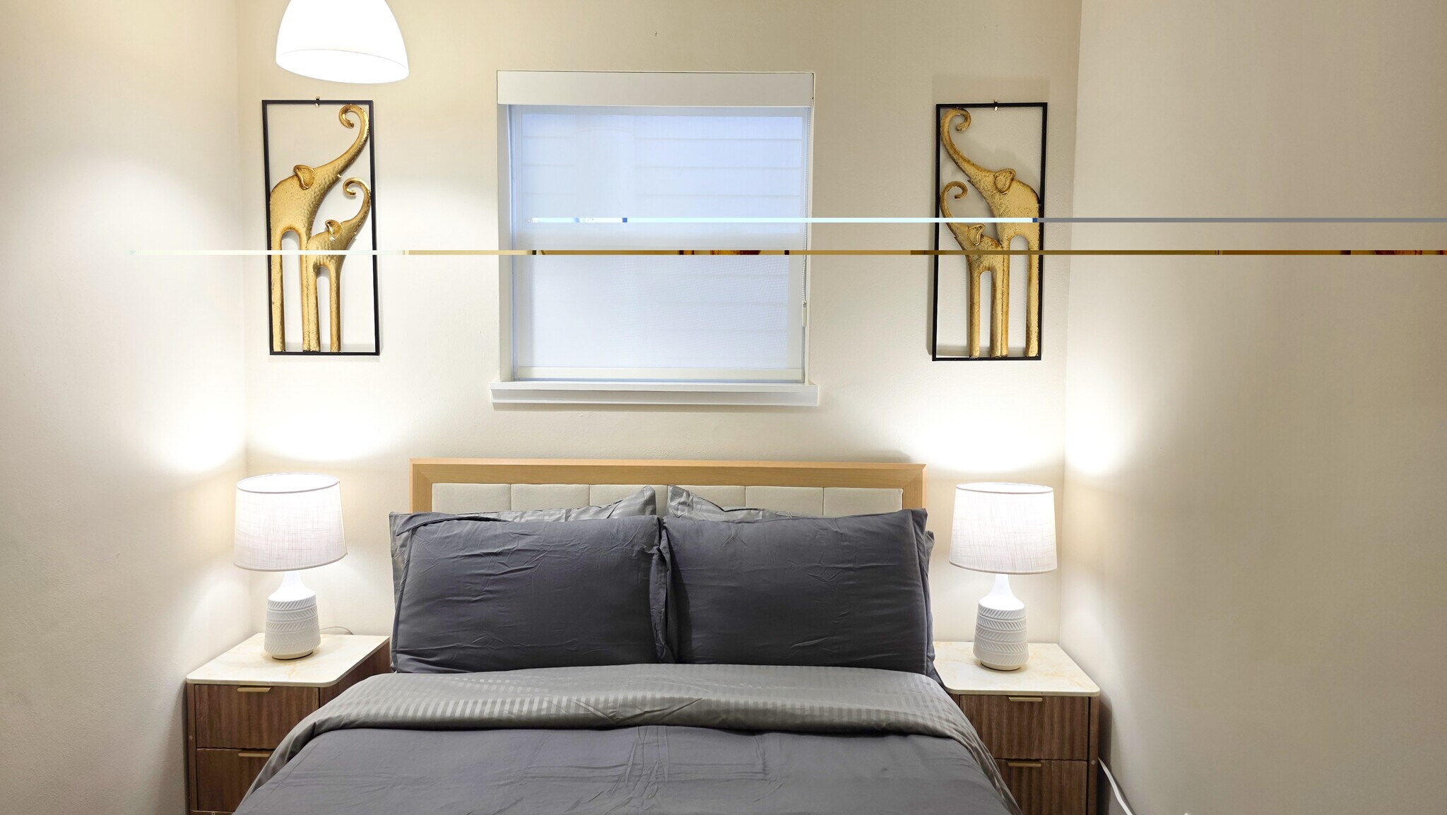 Building Photo - 1588 Alki Ave SW