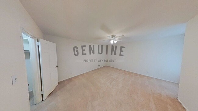 Building Photo - 2Bd 2Ba Spacious Newport Bay Front Condo