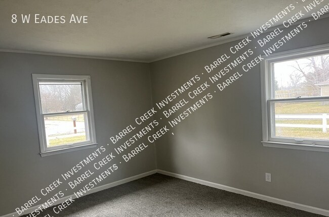 Building Photo - 8 W Eades Ave