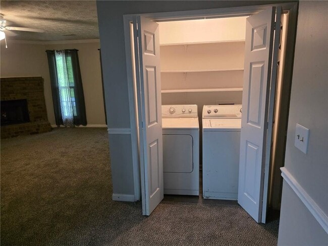 Building Photo - 9536 Winding Way Ln