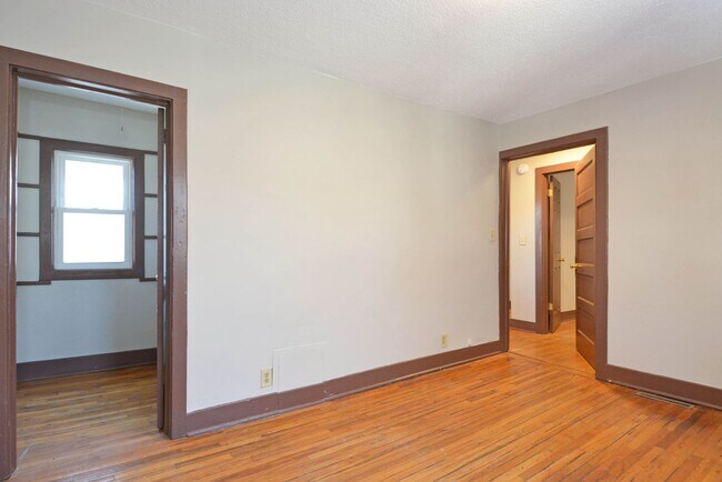 Building Photo - Spacious 4 Bed / 2 Bath Home – Minutes from Grand Casino Arena