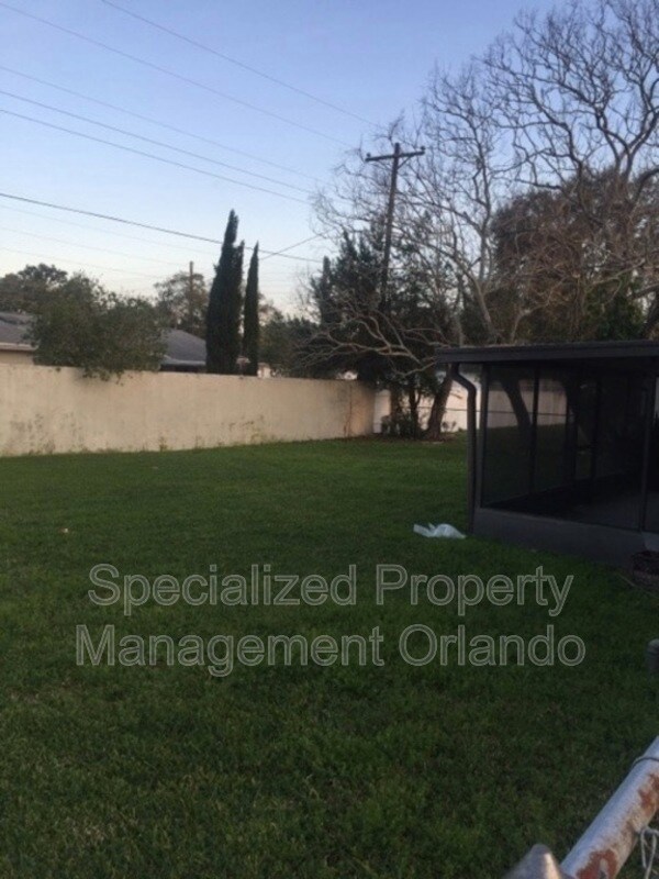 Building Photo - 623 Truesdell Ave