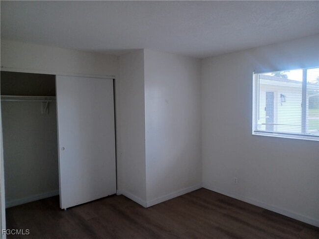 Building Photo - 937 SE 23rd Pl