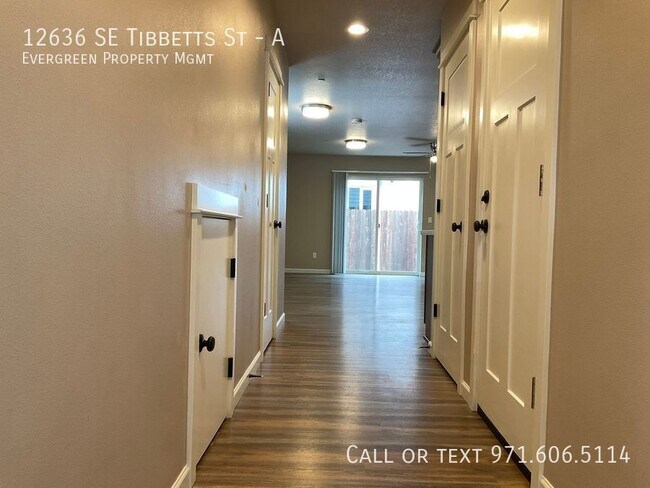 Building Photo - 12636 SE Tibbetts St