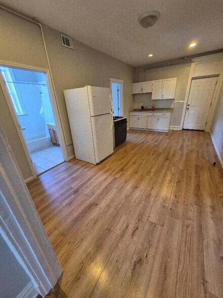 Building Photo - 2237 S Drake Ave
