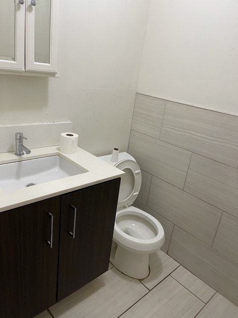 Building Photo - 8000 Jinetes Ct